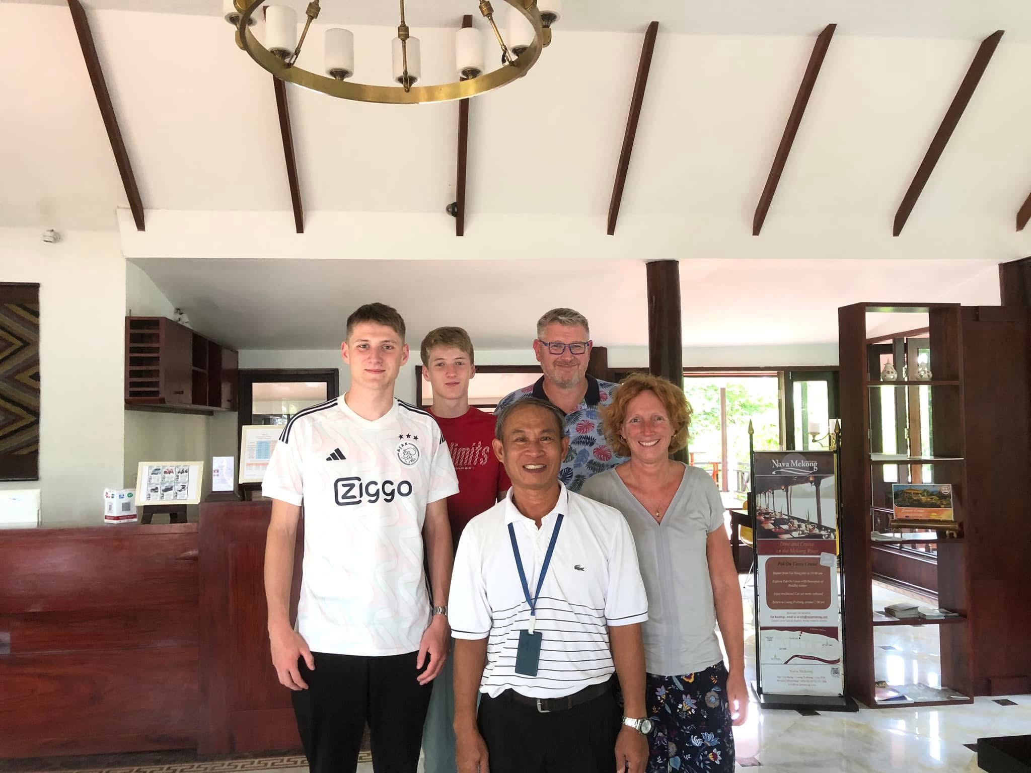 Local market exploration with guide